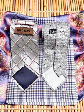 Set: 2 Classic Neck-Ties SilkHERMES Paris & BRICK HOUSE +1 Burberry Handker(72